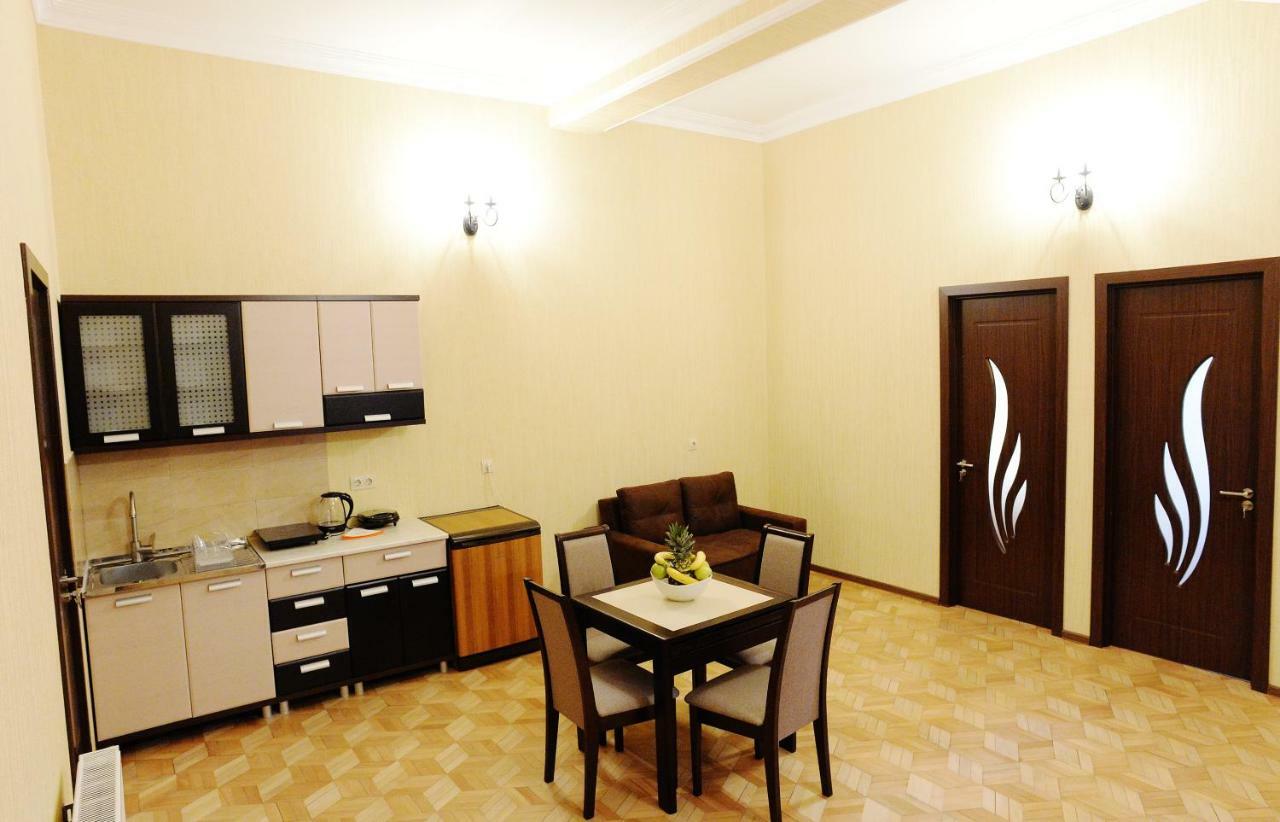 Bees Apartment Tbilisi Ngoại thất bức ảnh